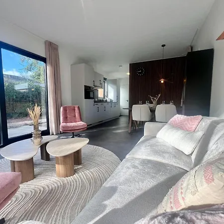 Chalet Modern Family Retreat Near The *