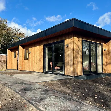 Chalet Modern Family Retreat Near The *