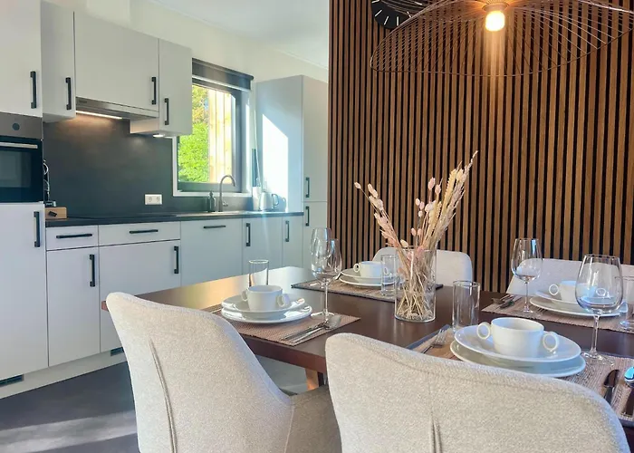 Modern Family Retreat Near The Alpehytte *