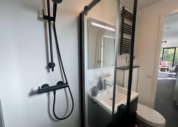 Modern Family Retreat Near The Alpehytte *