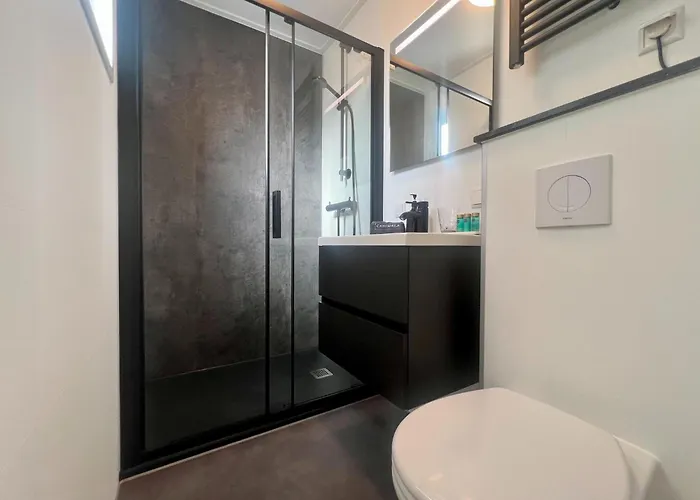 Modern Family Retreat Near The Alpehytte